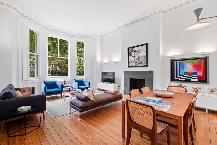 2 Bedroom Flat For Sale In Ennismore Gardens, London, SW7