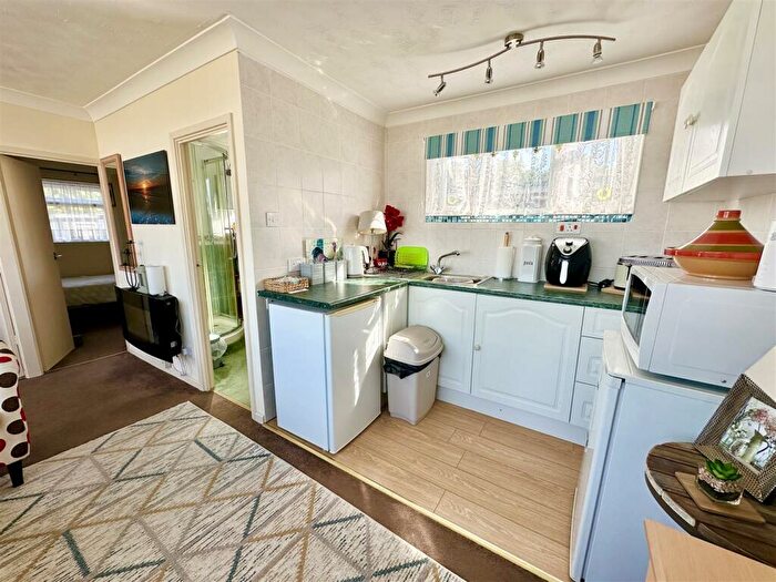 2 Bedroom Chalet For Sale In Broadside Chalet Park, Stalham, NR12