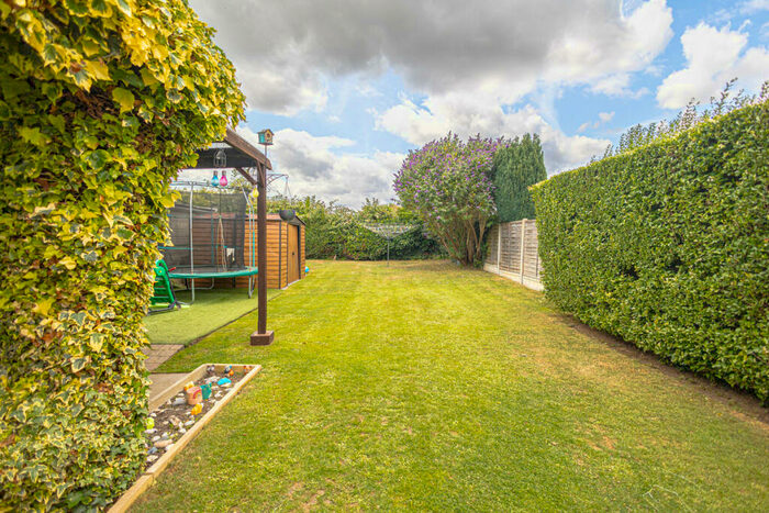 2 Bedroom Detached Bungalow To Rent In Ashingdon Road, Rochford, SS4