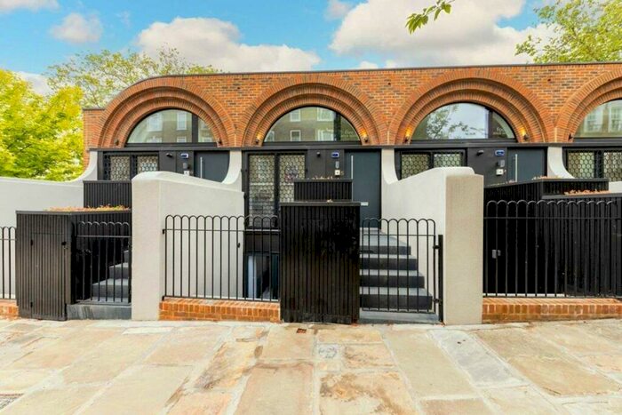 3 Bedroom Mews To Rent In Highgate Road, Dartmouth Park, NW5