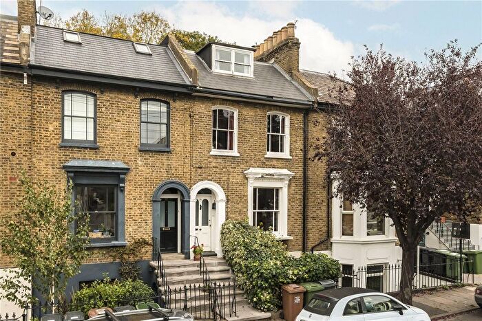 3 Bedroom Maisonette For Sale In Cranfield Road, Brockley, SE4