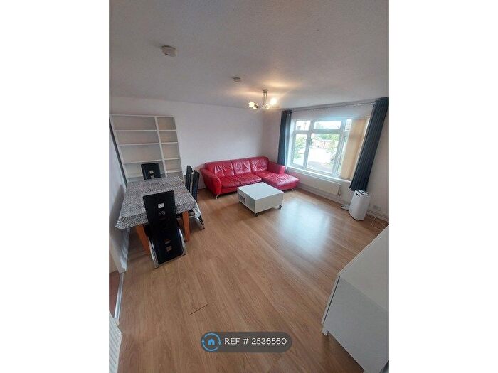 2 Bedroom Flat To Rent In Borrowdale, Cambridge, CB4