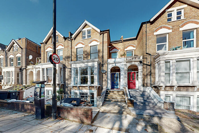 2 Bedroom Flat To Rent In Endymion Road, London, N4