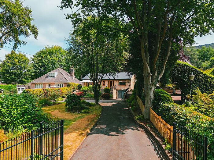 3 Bedroom Detached House For Sale In Froggatt Lane, Froggatt, S32