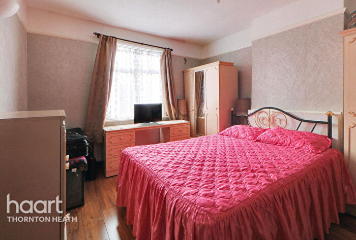 3 Bedroom Terraced House For Sale In Oaklands Avenue, Thornton Heath, CR7