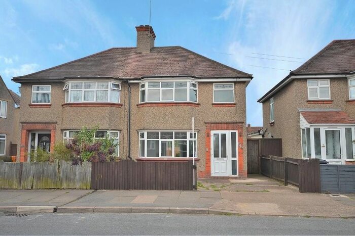 3 Bedroom Semi-Detached House To Rent In Bushland Road, Northampton, NN3