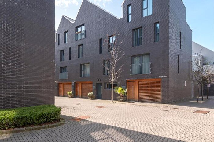 3 Bedroom Town House For Sale In Eagle Lane, Kelham, S3