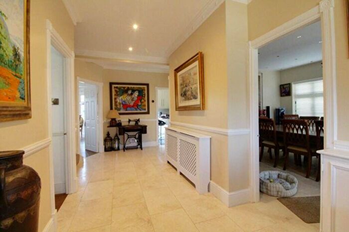 5 Bedroom Detached House For Sale In Tolmers Road, Cuffley, EN6