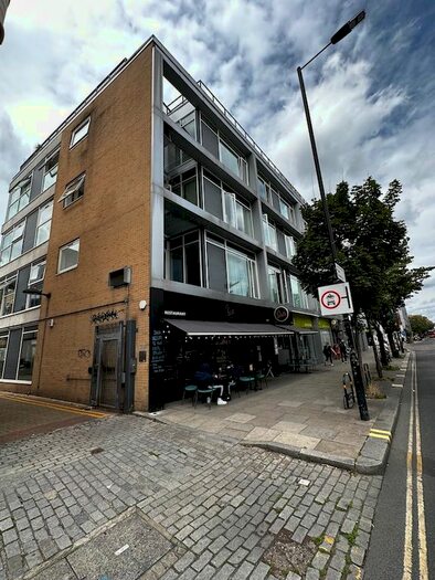 1 Bedroom Flat To Rent In Richmond Road, London, E8