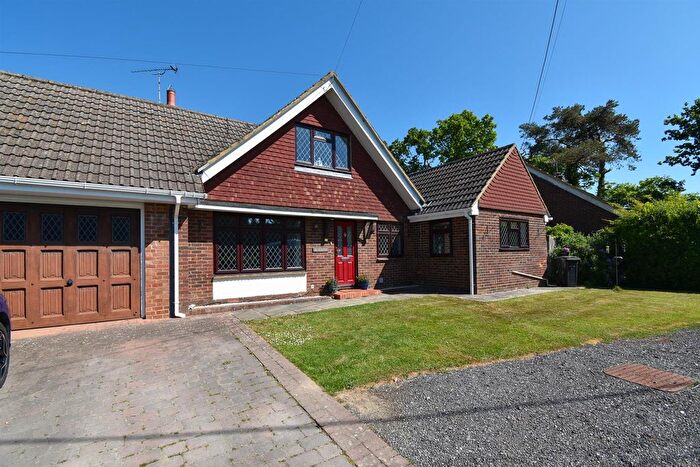 4 Bedroom Detached Bungalow For Sale In Butchers Lane, Three Oaks, Hastings, TN35