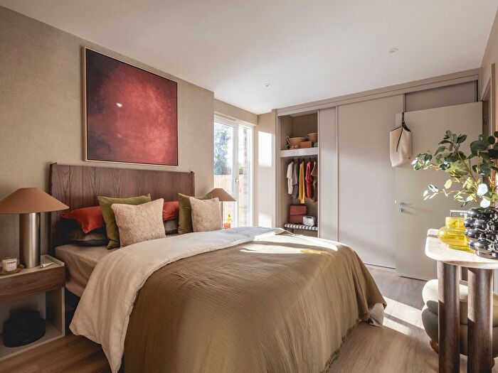 1 Bedroom Flat To Rent In Mill Mead, Staines Upon Thames, TW18