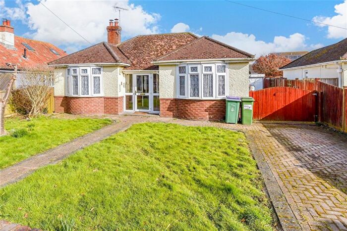 2 Bedroom Detached Bungalow For Sale In Dungeness Road, Lydd, New Romney, Kent, TN29