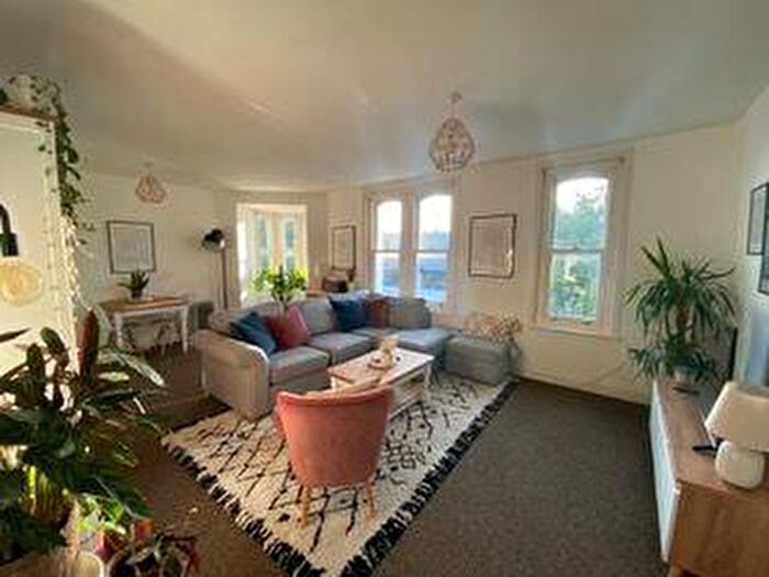 2 Bedroom Flat To Rent In Lark Lane, Liverpool, L17