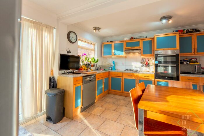 5 Bedroom End Of Terrace House To Rent In Shirley Grove, London, N9