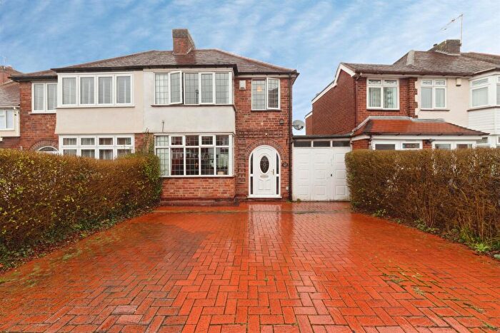 3 Bedroom Semi Detached House For Sale In Stanton Road, Shirley, Solihull, B90