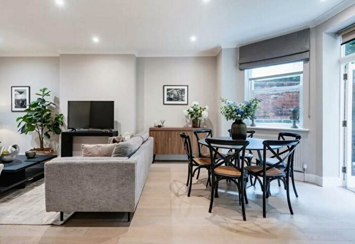 3 Bedroom Apartment To Rent In Fitzjohn's Avenue, Hampstead Village, NW3