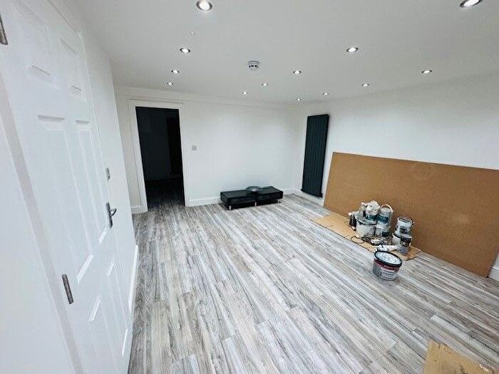 1 Bedroom Flat To Rent In Roman Road, Bethnal Green, E2