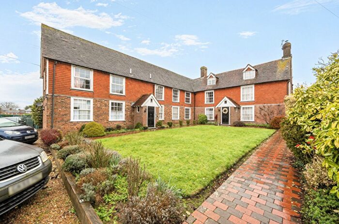 3 Bedroom Flat For Sale In The Heath, Horsmonden, TN12