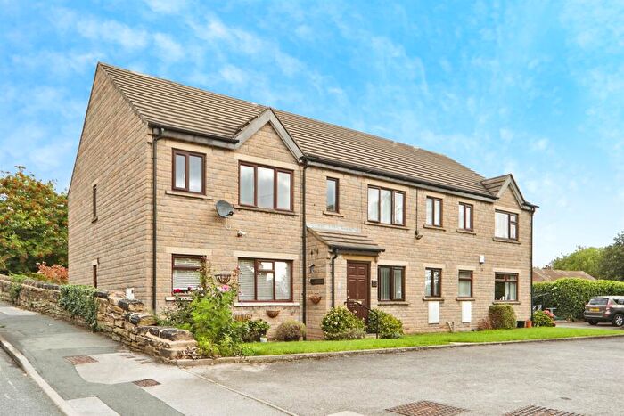 2 Bedroom Apartment For Sale In The Lanes, Pudsey, LS28