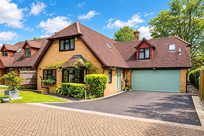 4 Bedroom Detached House For Sale In Woodfield Hill, Chipstead, CR5