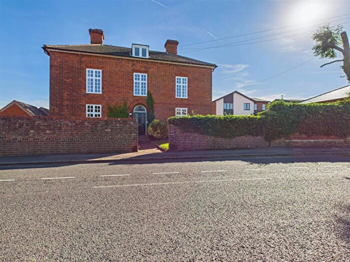 2 Bedroom Flat To Rent In High Street, Langford, Bedfordshire, SG18