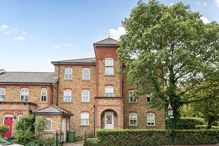 2 Bedroom Apartment For Sale In George Lane, London, SE13