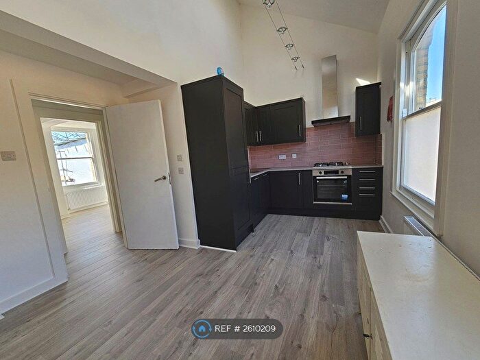 1 Bedroom Flat To Rent In Pacific Mews, London, SW9