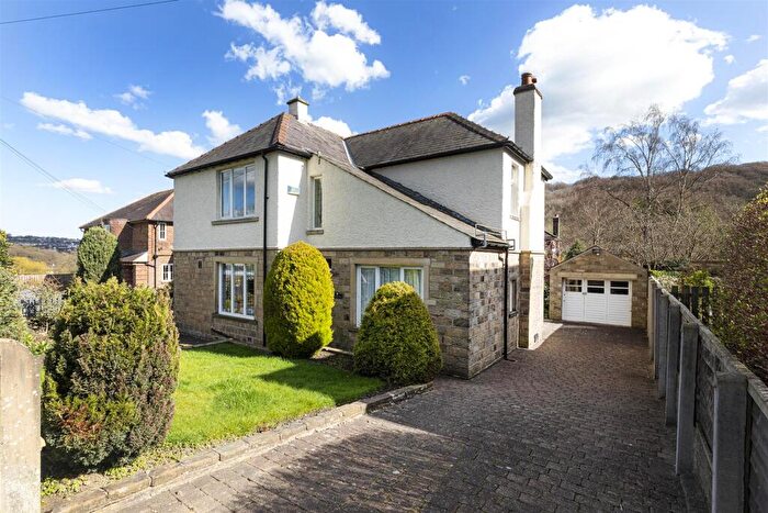 3 Bedroom Detached House For Sale In Arkenley Lane, Almondbury, Huddersfield, HD4