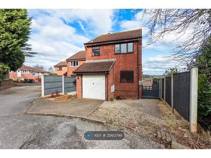 3 Bedroom Detached House To Rent In Redcar Close, Gedling, Nottingham, NG4