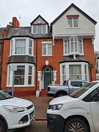 1 Bedroom Flat To Rent In Marriott Road, Barnet, EN5