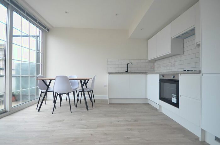 4 Bedroom Maisonette To Rent In St. Pauls Way, London, E3