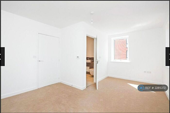 5 Bedroom Terraced House To Rent In Hughes Road, Hainault, IG6