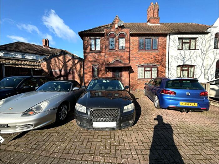 3 Bedroom Semi-Detached House To Rent In Marchmont Road, B9