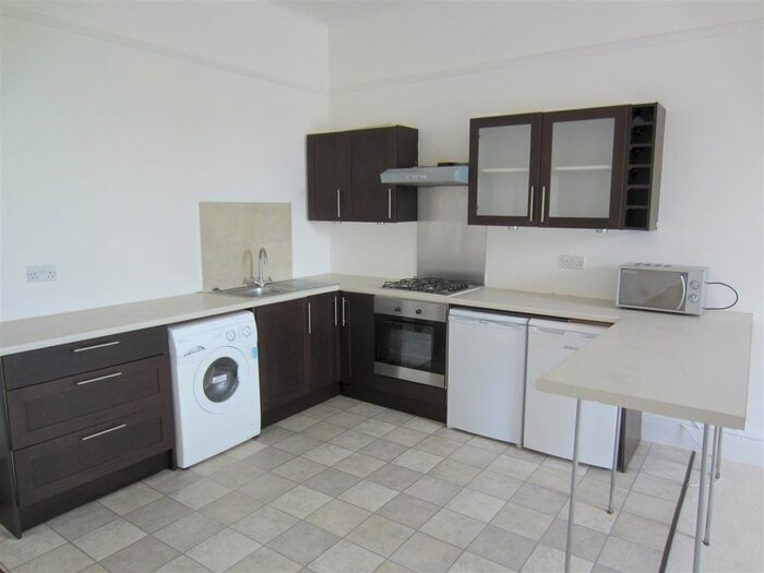 3 Bedroom Flat To Rent In Elm Grove, Southsea, PO5