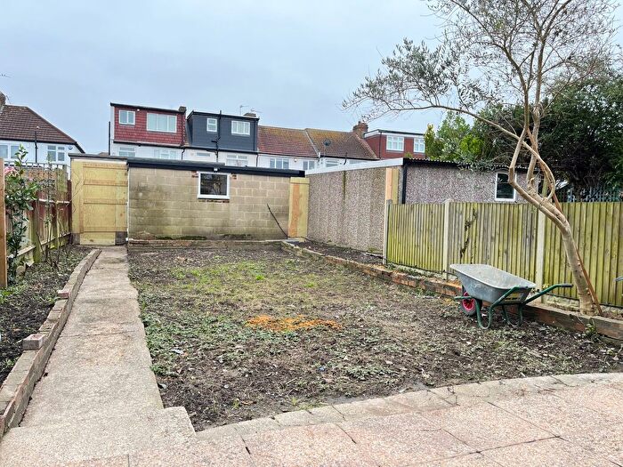 4 Bedroom Terraced House To Rent In Rylston Road, Palmers Green, N13