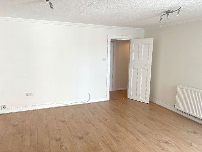 1 Bedroom Flat To Rent In Corporation Street, Islington, N7