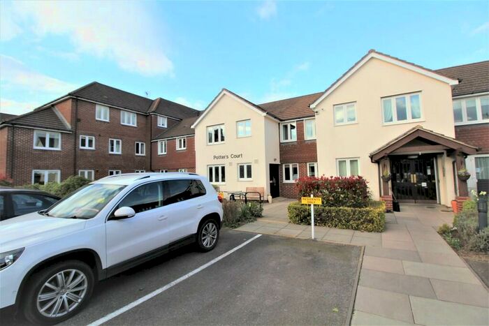 1 Bedroom Flat To Rent In Potters Court, Potters Bar, EN6