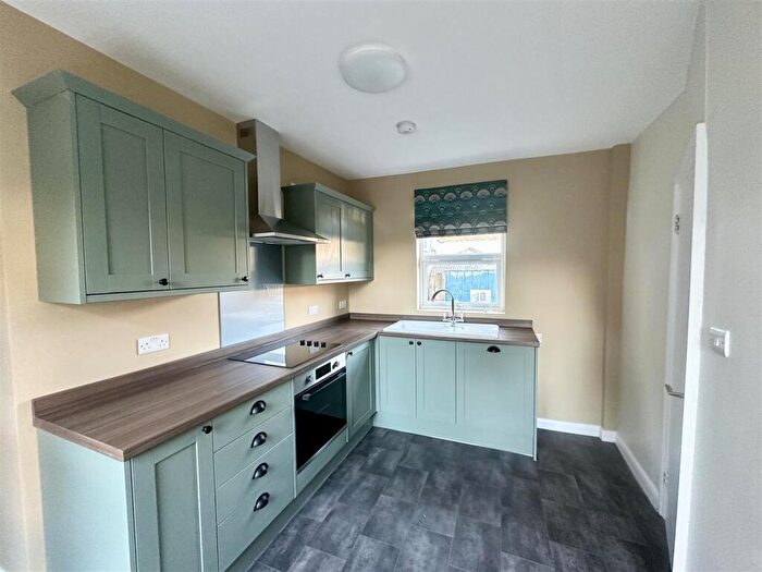 2 Bedroom Flat To Rent In South Road, Newhaven, BN9