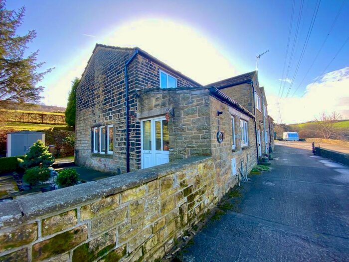 2 Bedroom House To Rent In Old Lindley Road, Holywell Green, Halifax, HX4