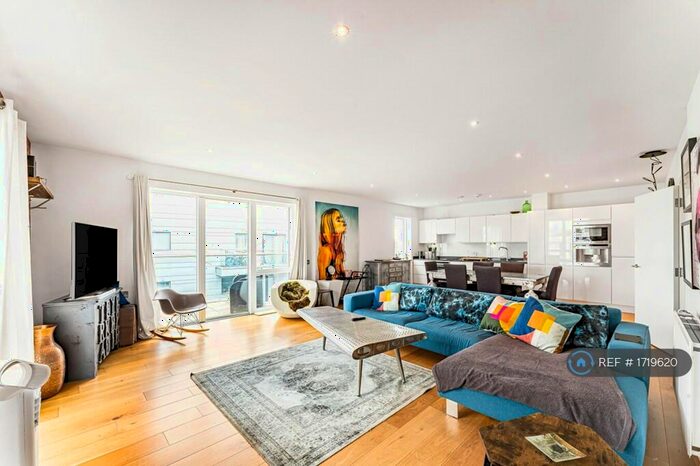 3 Bedroom Penthouse To Rent In Branch Place, London, N1