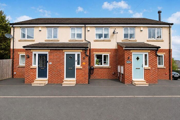 3 Bedroom Town House For Sale In Park Rise, Leeds, LS13