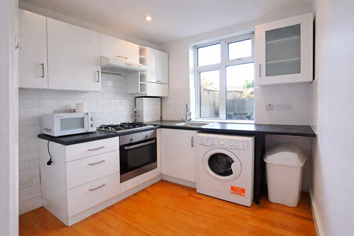 2 Bedroom Flat To Rent In Hornsey Road Holloway, Islington, N7
