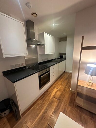 1 Bedroom Flat To Rent In Grove House, Manchester, M16