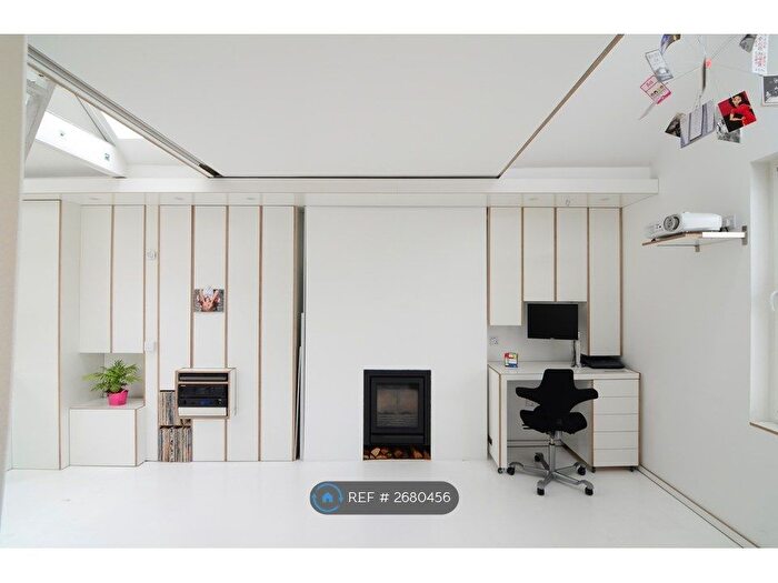 1 Bedroom Flat To Rent In Lambert Road, London, SW2