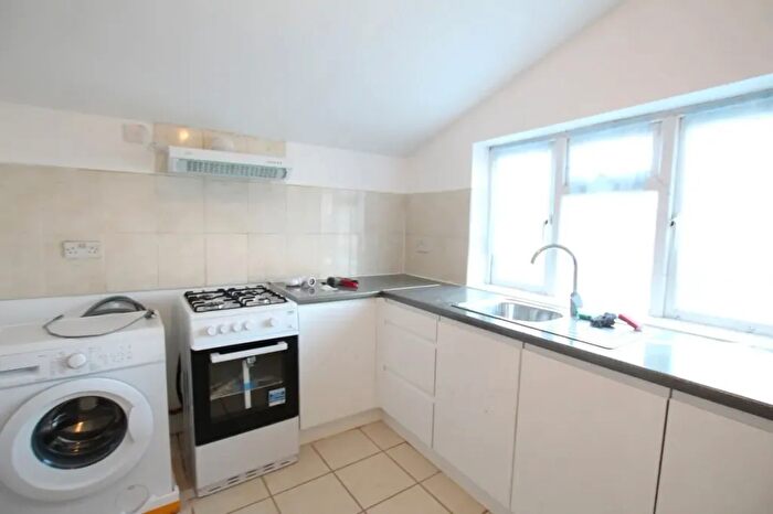 1 Bedroom Flat To Rent In Movers Lane, Off Ripple Road, Barking, Ilford, Ig3