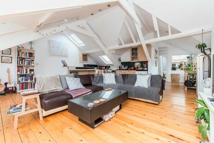 2 Bedroom Flat To Rent In Westgate Road, Fenham, Newcastle Upon Tyne, NE4