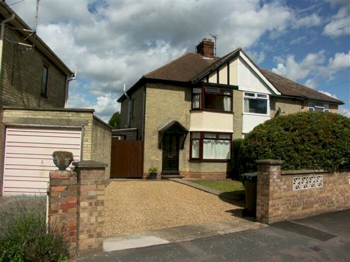 3 Bedroom Semi-Detached House To Rent In Fairfax Road, Cambridge, CB1
