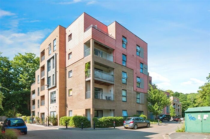 2 Bedroom Apartment To Rent In Mansfield Park Street, Southampton, SO18