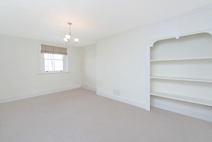 2 Bedroom Flat To Rent In Thurloe Street, London, SW7