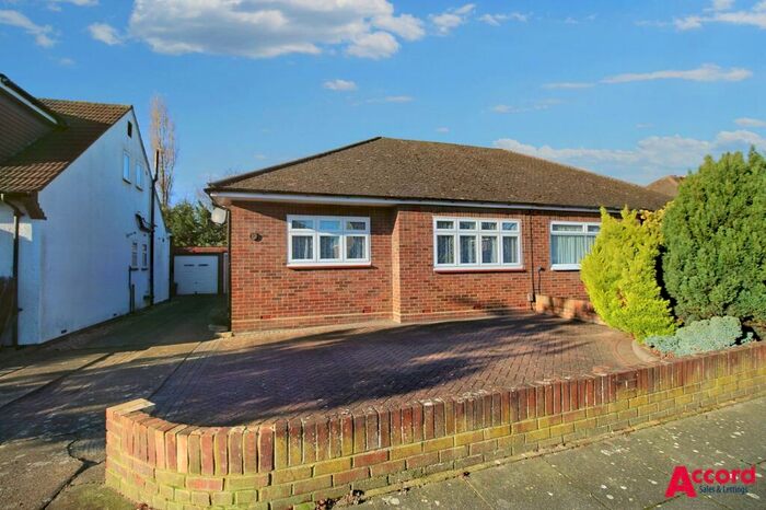 2 Bedroom Semi-Detached Bungalow To Rent In Hunter Drive, Hornchurch, RM12